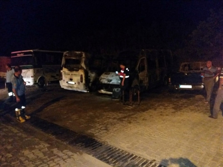 Bozyazı’da 4 Araç Kundaklandı