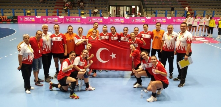 Eskişehir’den Milli Hentbolcularımız Avrupa Şampiyonası’nda