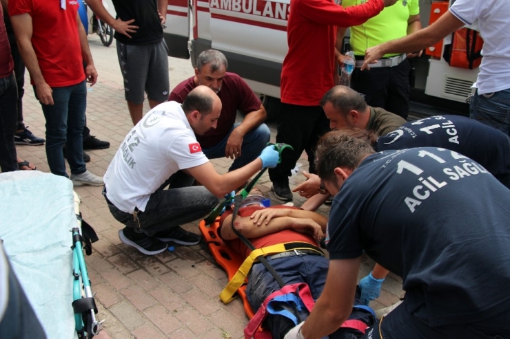 Sakarya’da Motosiklet İle Otomobil Çarpıştı: 1 Yaralı