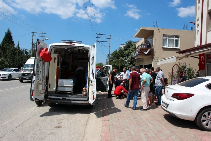 Sakarya’da Motosiklet İle Otomobil Çarpıştı: 1 Yaralı
