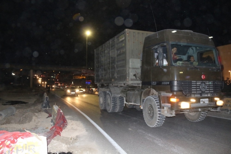 Suriye Sınırına Mühimmat Sevkiyatı