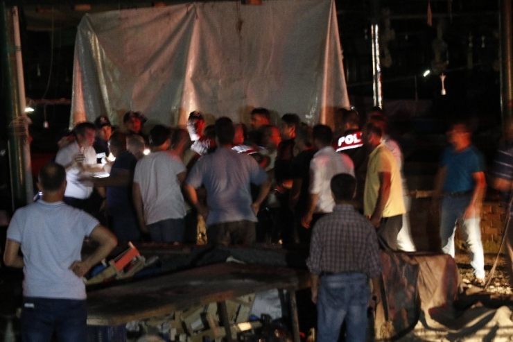 Pazaryerinde Yangın: 7 Dükkan Kullanılmaz Hale Geldi