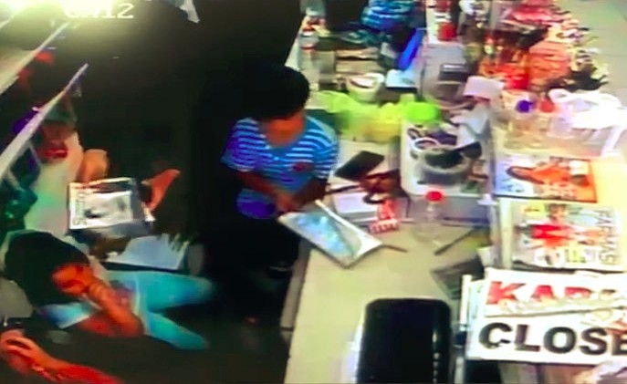 6 Yaşındaki Çocuğa İçinde 13 Bin Tl Bulunan Çantayı Çaldırdı