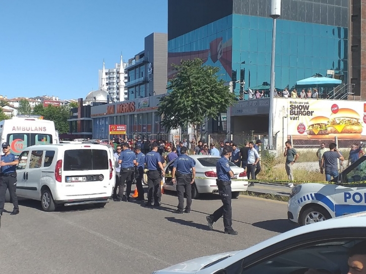 Başkentte İş Adamına Araç İçinde İnfaz