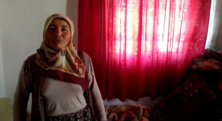 Deprem Yaşlı Kadının Evinde Büyük Hasar Oluşturdu