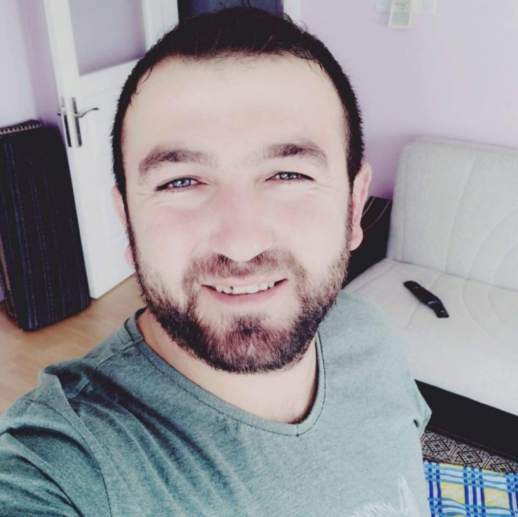 Muhtar Ve Azası Eğlence Mekanında Tabanca İle Vuruldu