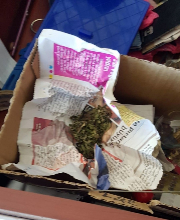 Jandarma Zehir Tacirlerine Geçit Yok