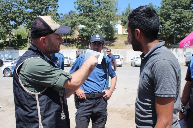 Polisten Hayvan Satıcılarına "Sahte Para" Eğitimi