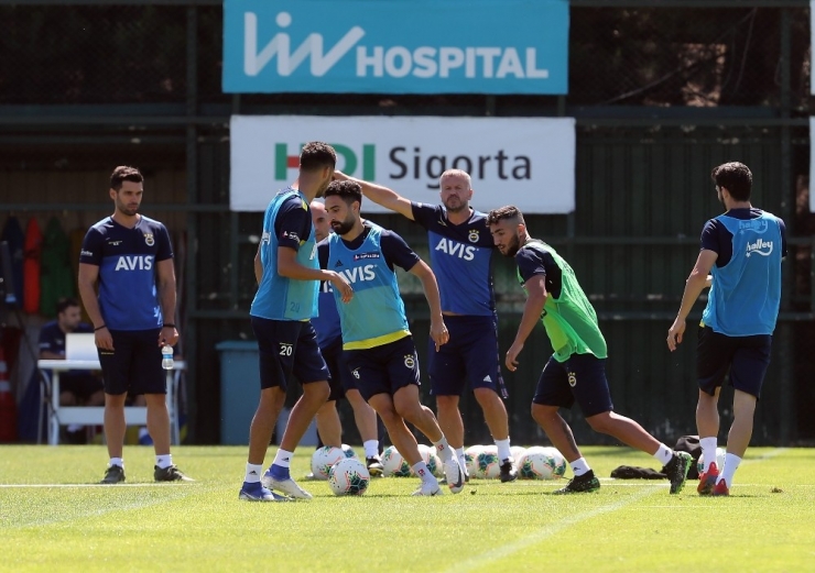 Fenerbahçe, Yeni Sezon Hazırlıklarını Sürüdürüyor