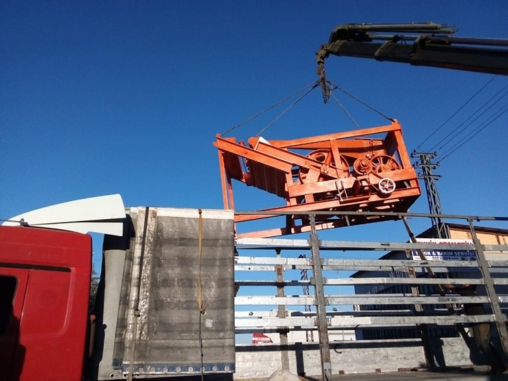 Sondaj Makineleri Silindirinden Uyuşturucu Fışkırdı