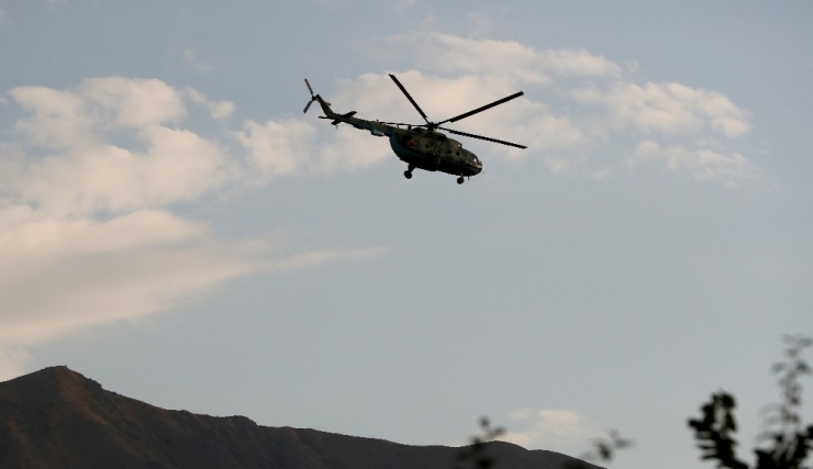 Kırgızistan İçişleri Bakanlığı: “Atambayev Gözaltında Tutuluyor”