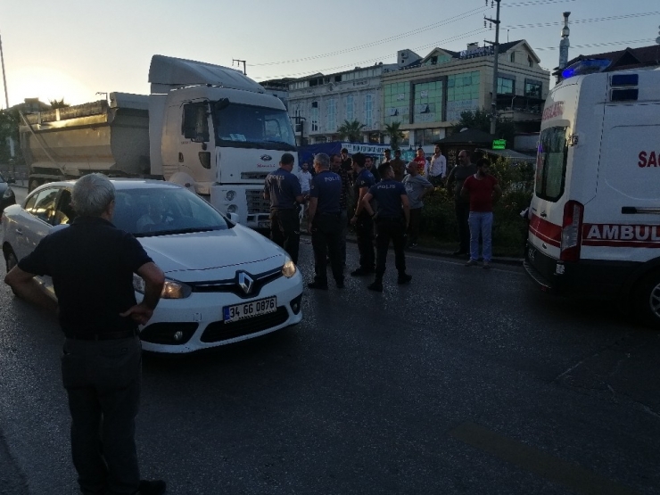 Karşıya Geçerken Kamyonun Çarptığı Yaşlı Adam Ağır Yaralandı