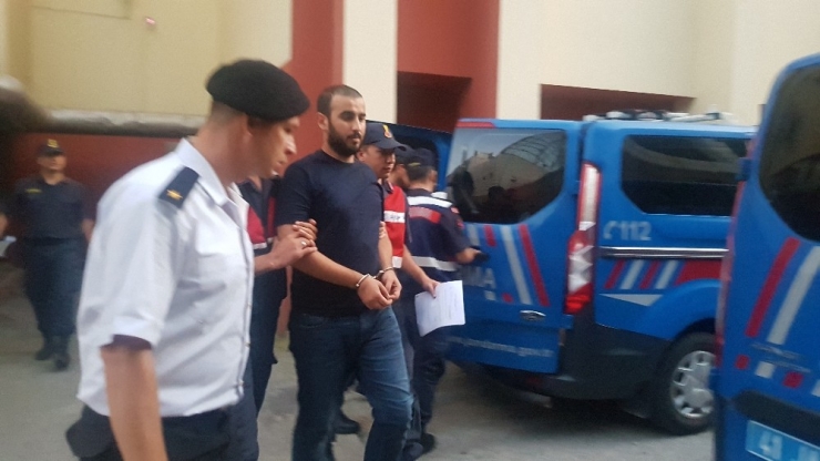 Kafeye Ses Bombası Atan 3 Zanlı Tutuklandı