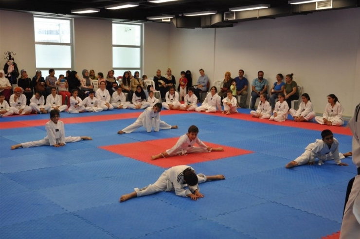 Tekvandoda Kuşak Sınavı Yapıldı