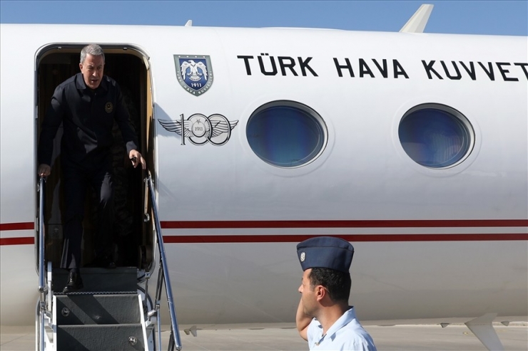 Bakan Akar Ve Komutanlar Kktc’de