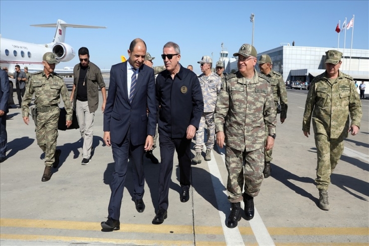 Bakan Akar Ve Komutanlar Kktc’de