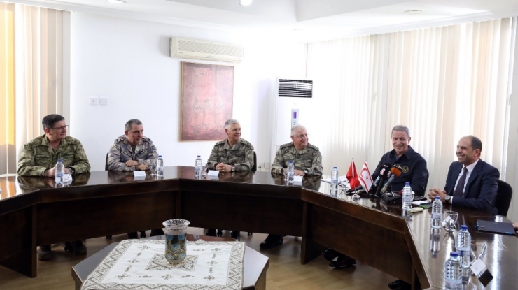 Milli Savunma Bakanı Akar, Kktc Dışişleri Bakanı Özersoy İle Görüştü