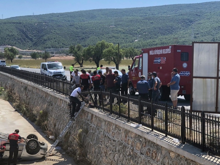 Virajı Alamayınca Kanala Uçtu