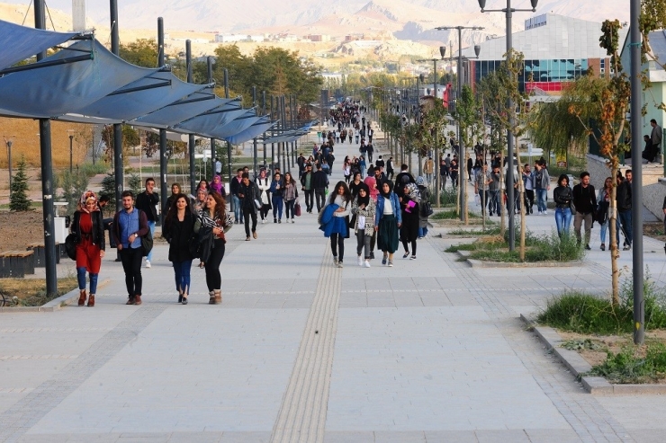 Van Yyü’nün Lisans Ve Ön Lisans Programlarına Büyük İlgi