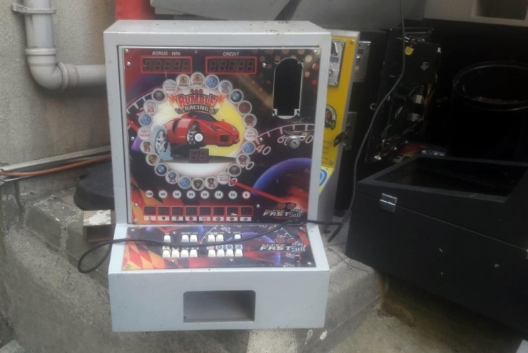 İstanbul’da Kumar Makinesi İmal Ederek, İnternette Satan Şahıs Yakalandı