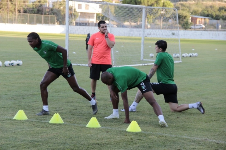 Hugo Rodallega: "Lige Kazanarak Başlamak İstiyoruz"