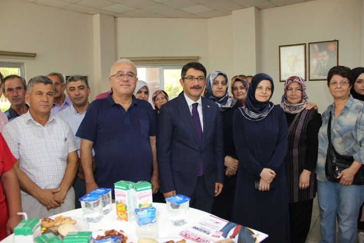 Ak Parti Manisa Teşkilatında Erken Bayramlaşma