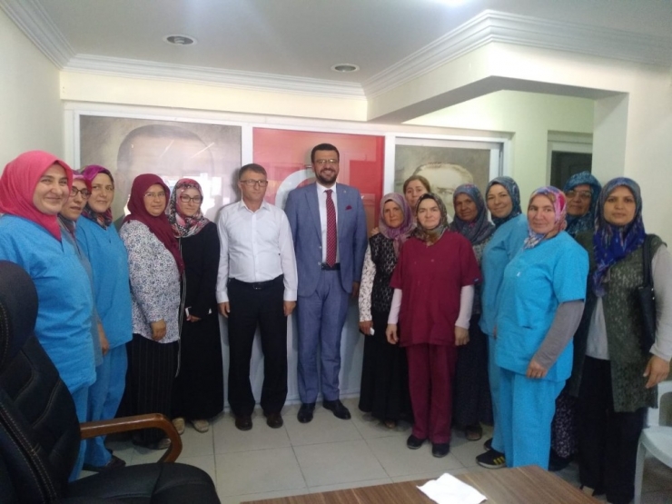 Ak Parti’li Akkal Selendi’de Teşkilatıyla Bayramlaştı