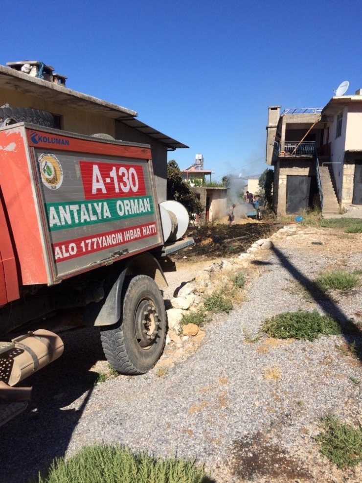 Yanan Traktörü Orman Arazözü Söndürdü