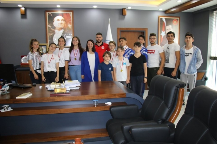 Başkan Tekin Kickboks Sporcularını Ağırladı