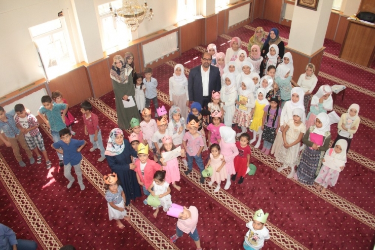 Hakkari’de Yaz Kur’an Kursları Sona Erdi