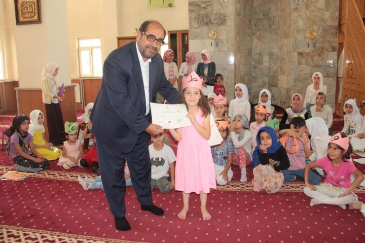 Hakkari’de Yaz Kur’an Kursları Sona Erdi