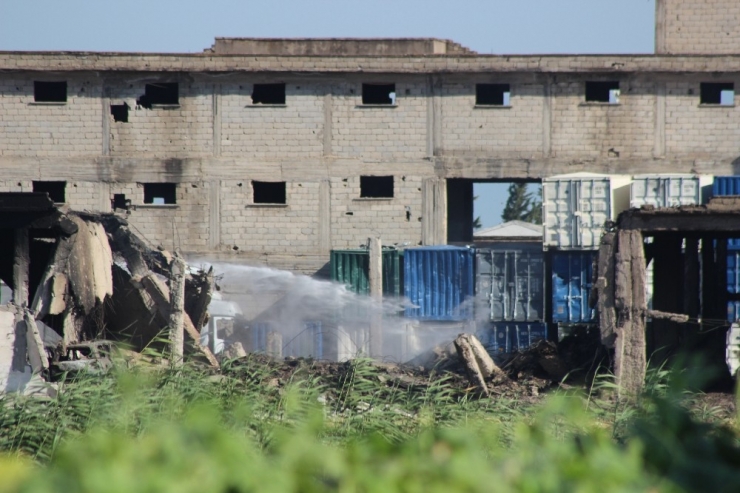 Patlama Alanında Toma’yla Soğutma Çalışması