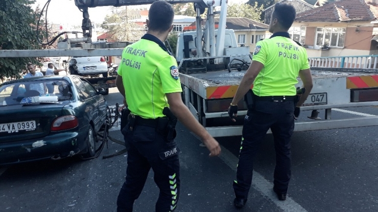 Yokuş Aşağı İnerken Yavaşlayan Sürücü Zincirleme Kazaya Neden Oldu