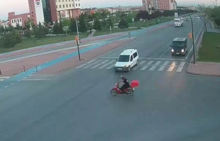 Kaza Anları Şehir Polis Kamerasında