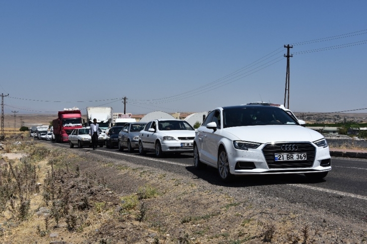Kaza Yapan Araçlarda Sıkışan Sürücüler Kurtarıldı