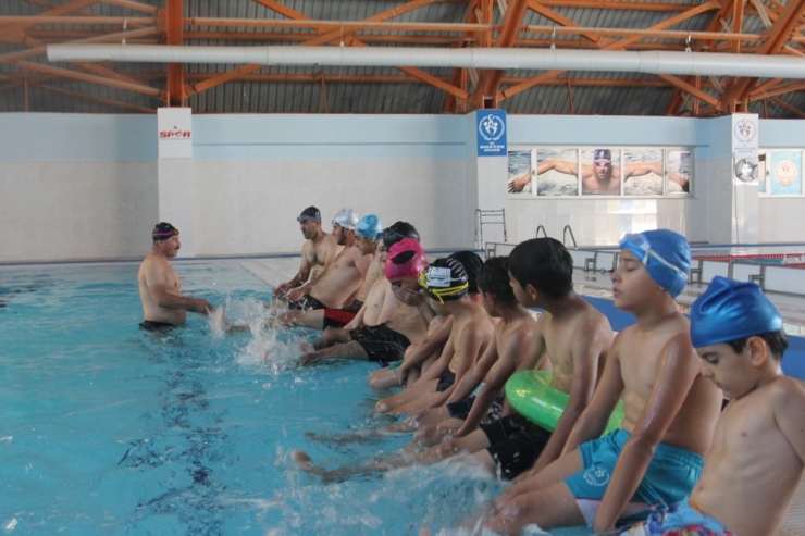 Siirtli Engelli Yüzücüler Türkiye Şampiyonası’na Hazırlanıyor