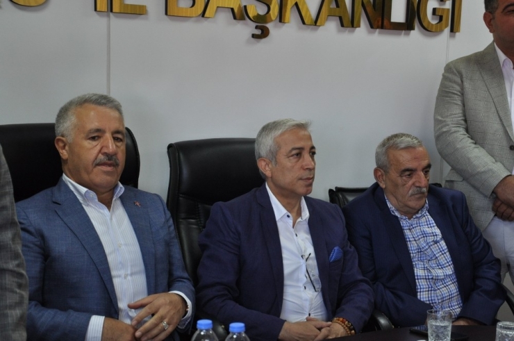 Ak Parti Kars İl Başkanlığı’nda Bayramlaşma