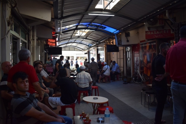 Çay İçerken Öldürüldü