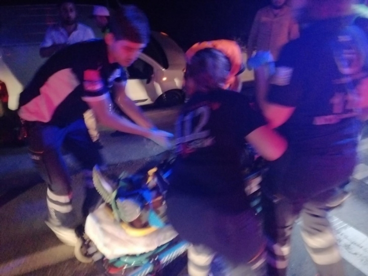 Göçmenleri Taşıyan Araç Su Kanalına Düştü, 10 Yaralı