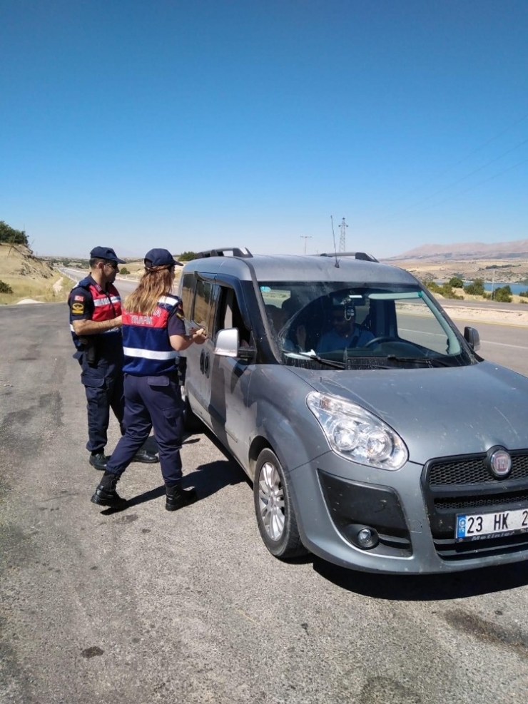 Emniyet Genel Müdürü Aktaş, Sürücülere Şeker İkram Etti