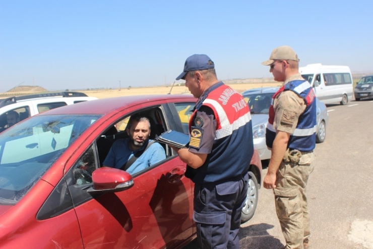 Jandarmadan Sürücülere Broşürlü Uyarı