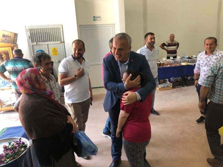 Babaoğlu, Yeşilyurt’ta Vatandaşlarla Bayramlaştı