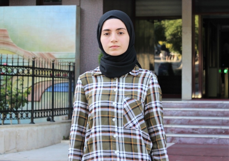 Okul Birincisi Özlem’in Hak Arama Mücadelesine Kdk Sahip Çıktı