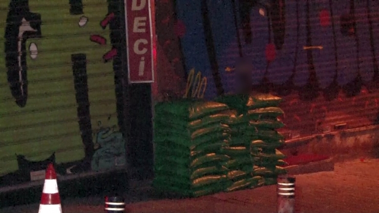 Kadıköy’de Gece Yarısı Şüpheli Paket Paniği