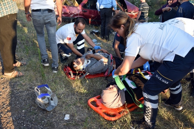 Kabir Ziyaretinden Dönen Aile Kaza Yaptı: 6 Yaralı