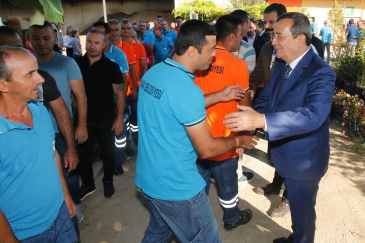 Başkan Batur’dan Bayram Mesajı: “Hedef 2023”