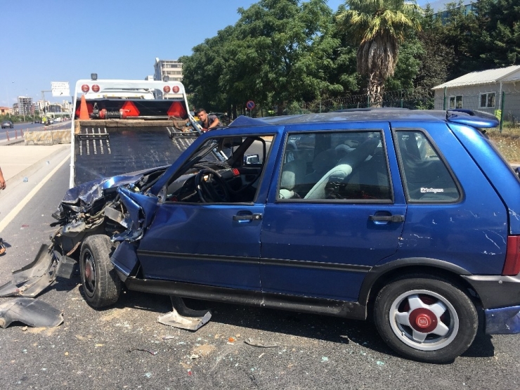 Küçükyalı’da Otomobil İle Minibüs Çarpıştı: 1 Yaralı