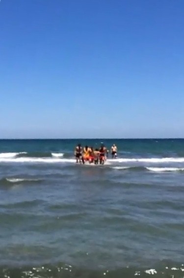 Denize Giren Asker, Boğulmaktan Son Anda Kurtarıldı