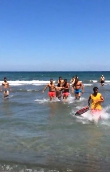 Denize Giren Asker, Boğulmaktan Son Anda Kurtarıldı