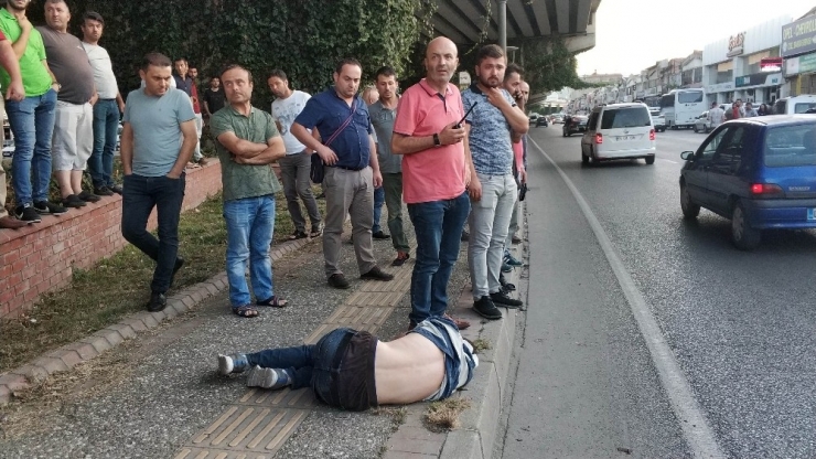 Samsun’da Sokak Ortasında Sopalı Saldırıda Kanlar İçinde Kalıp Bayıldı